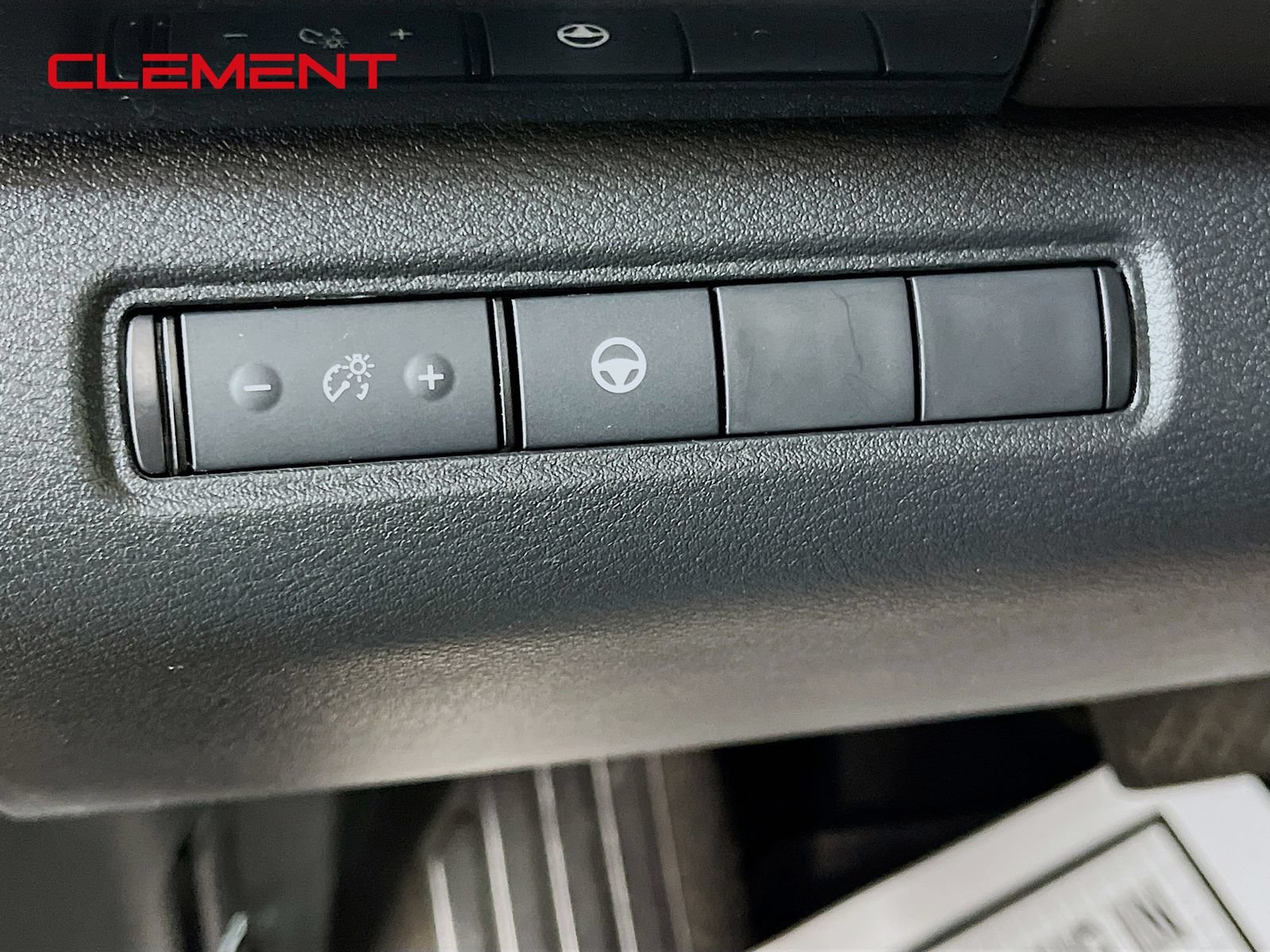 Used 2023 Nissan Pathfinder SV FWD image 13