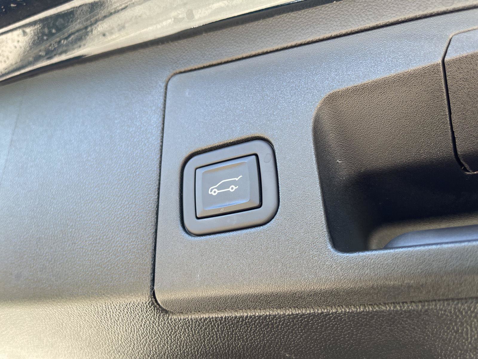 Used 2024 Cadillac XT5 Sportv w/ LPO, Floor Liner Package AWD/4WD image 48