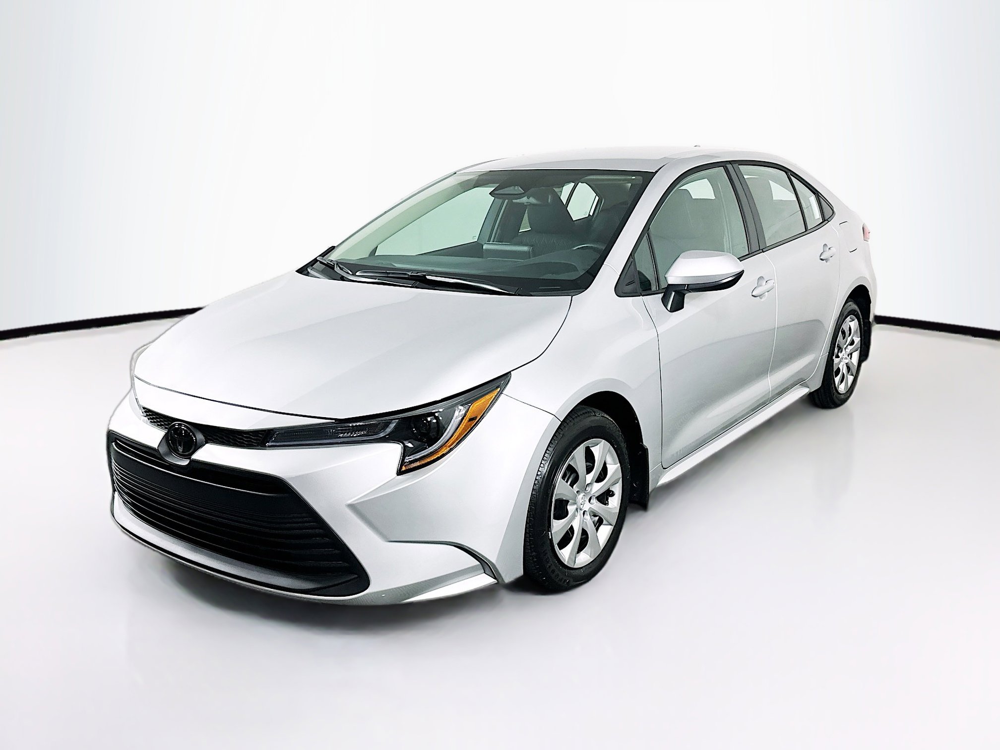 Used 2026 Toyota Corolla LE image 3