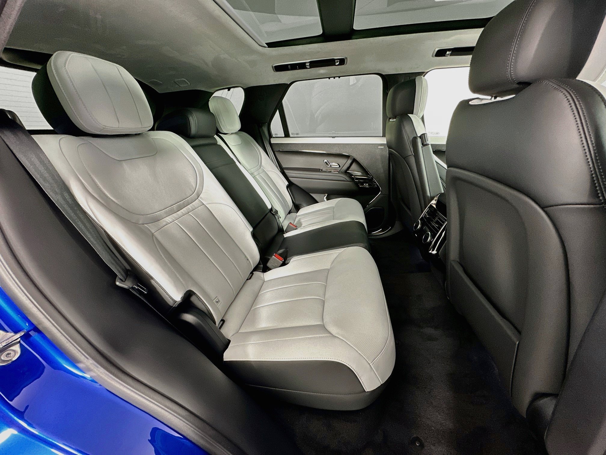 New 2026 Land Rover Range Rover Sport Autobiography AWD/4WD image 24