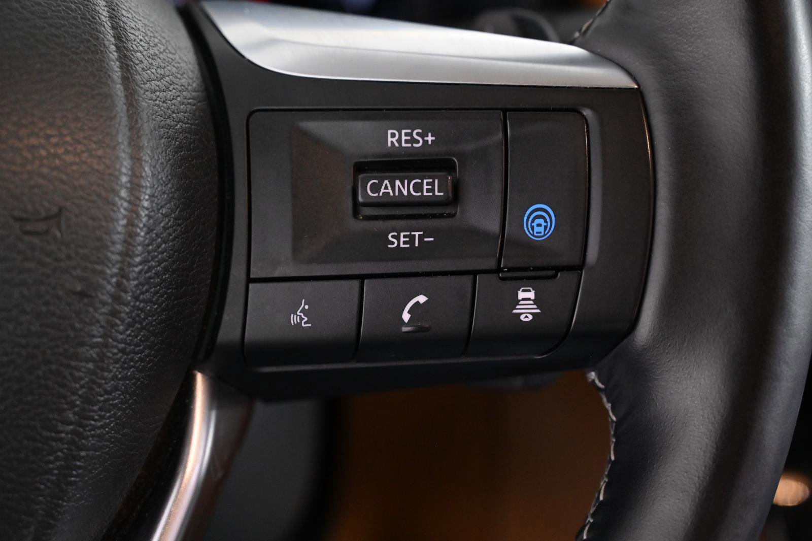 Used 2023 INFINITI QX60 Sensory AWD/4WD image 11
