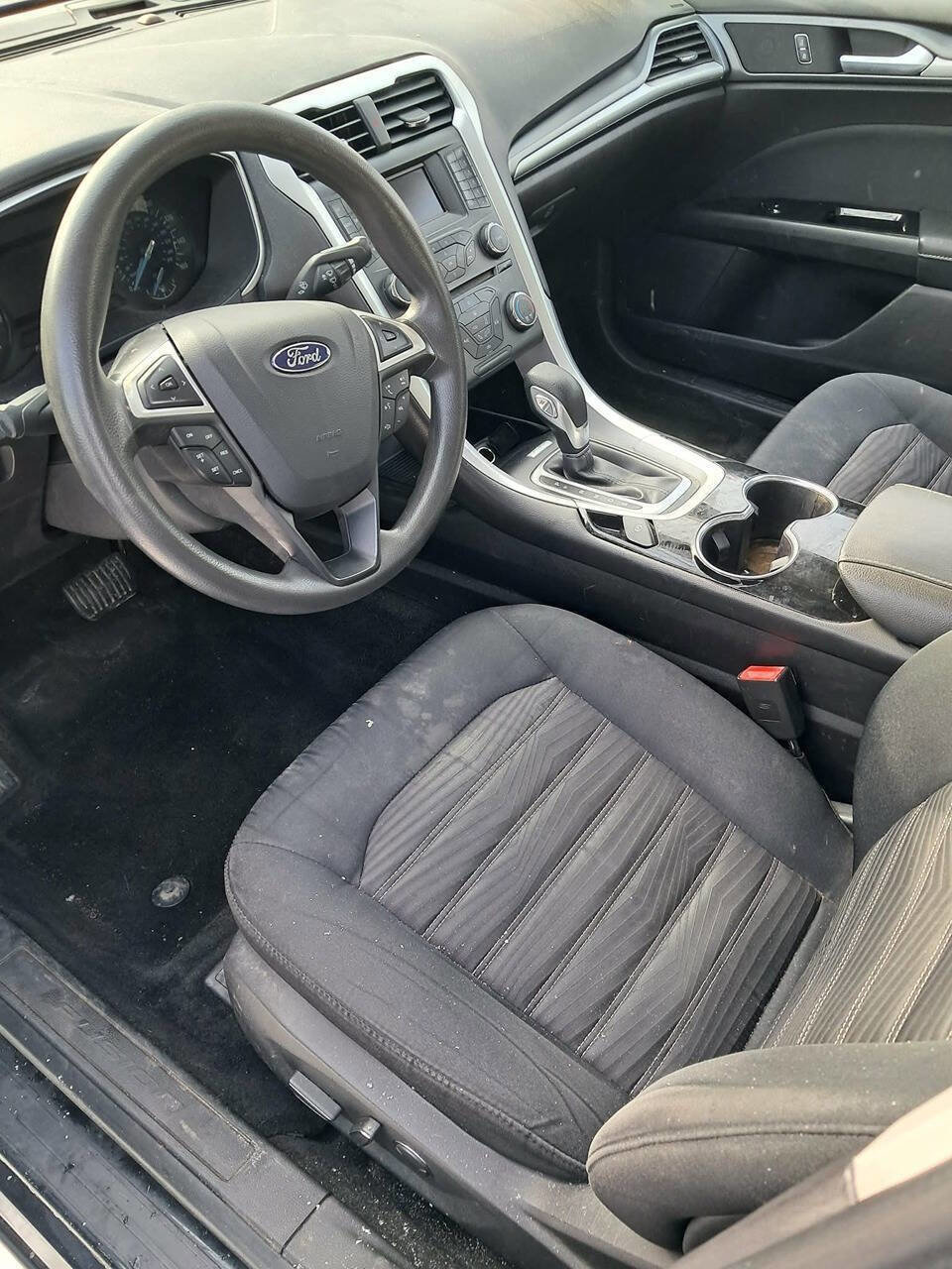 Used 2016 Ford Fusion SE image 4