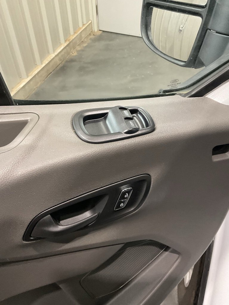 Used 2023 Ford Transit 350 XLT image 7