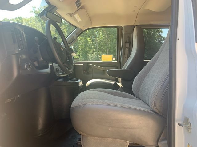 Used 2025 Chevrolet Express 2500 LT w/ LT Preferred Equipment Group RWD image 30