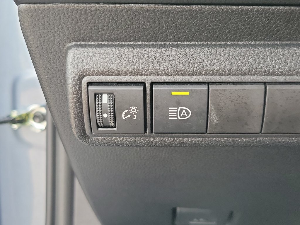 Used 2026 Toyota Corolla LE FWD image 31