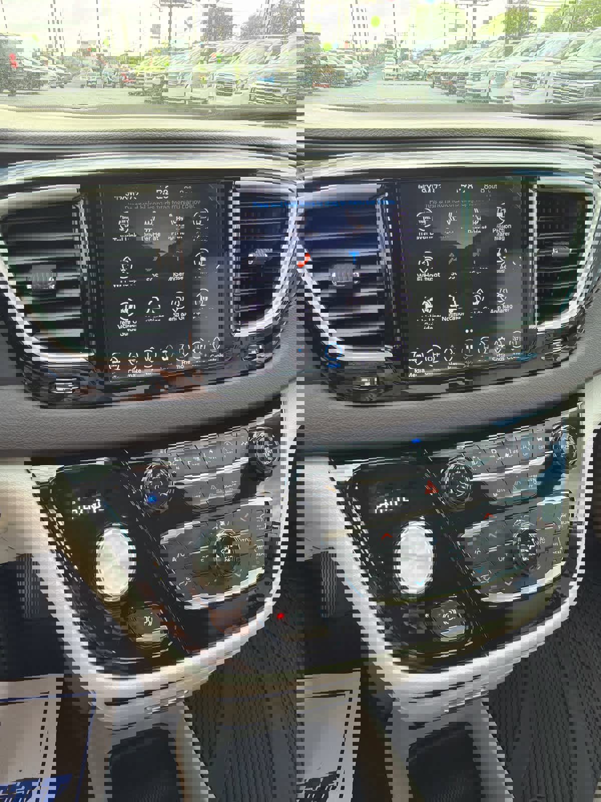 Used 2020 Chrysler Pacifica Touring-L Plus image 17