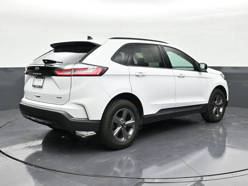 Used 2024 Ford Edge SEL w/ Sport Appearance Package AWD/4WD image 3