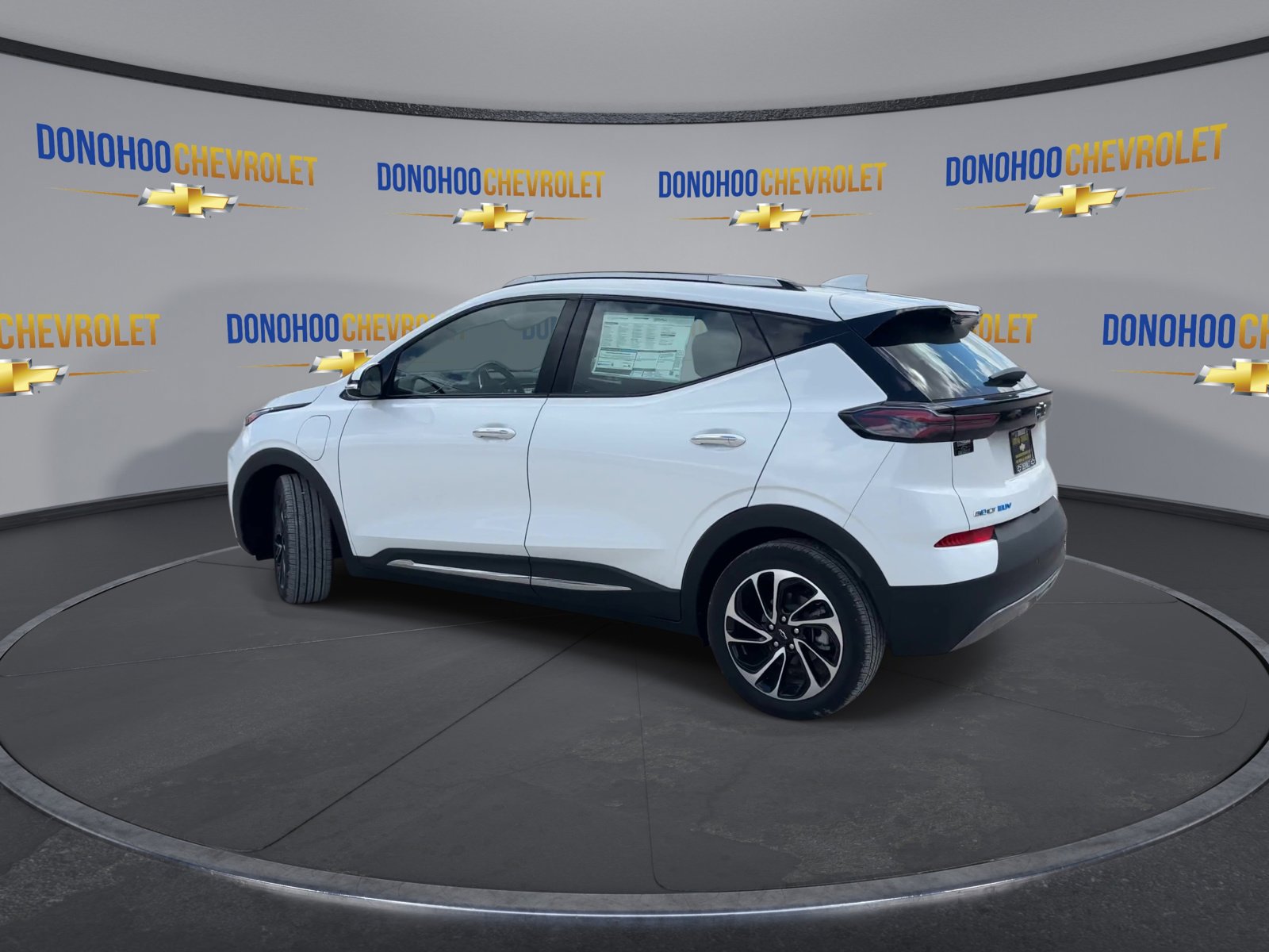 Used 2022 Chevrolet Bolt EUV Premier FWD image 9