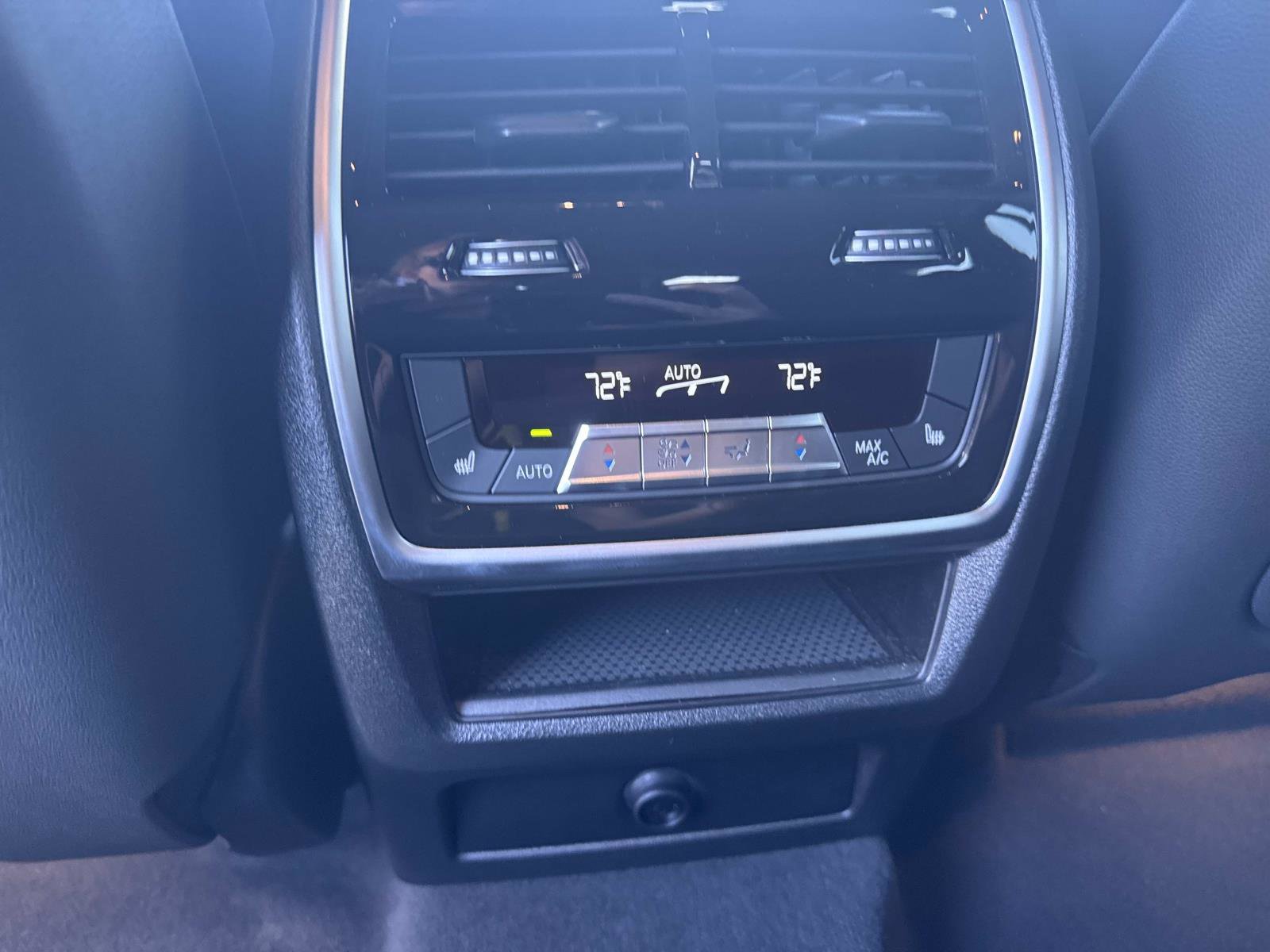 Certified 2025 BMW X6 xDrive40i image 16