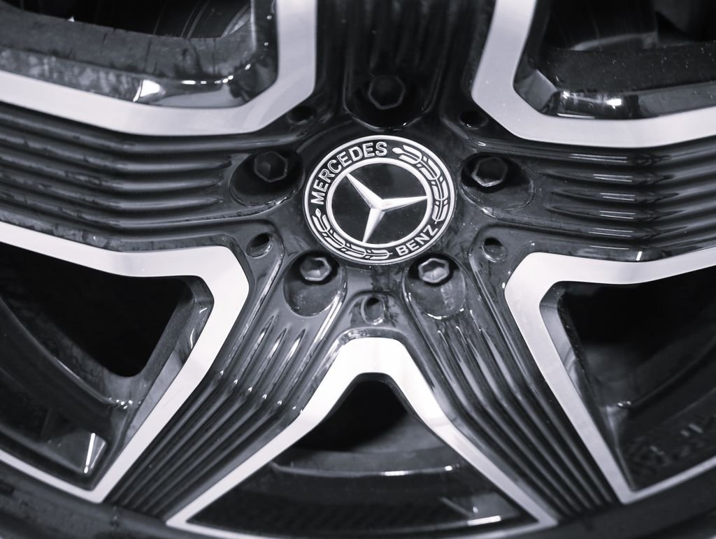 Certified 2026 Mercedes-Benz GLC 300 4MATIC image 8