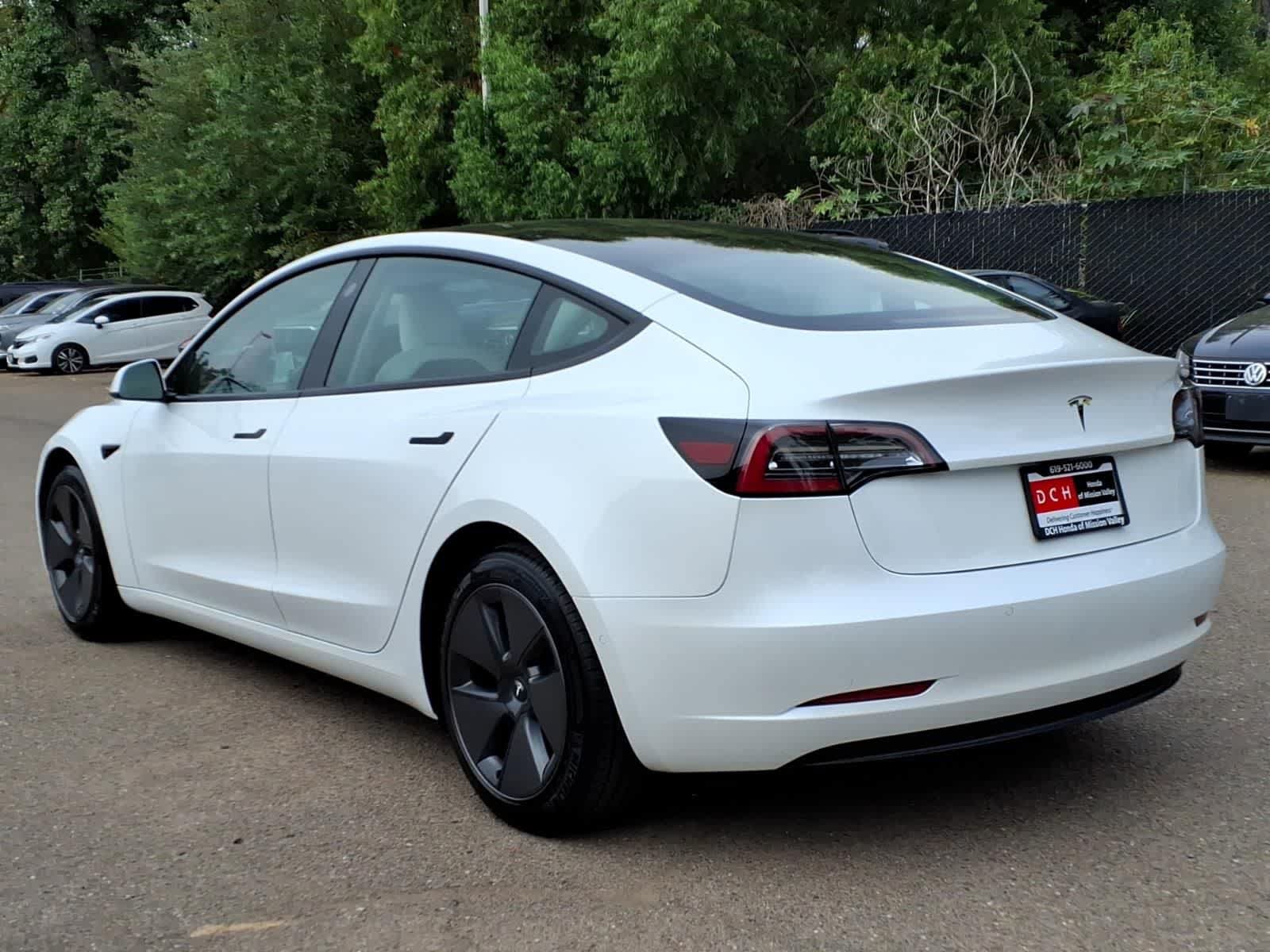 Used 2021 Tesla Model 3 Standard Range Plus RWD image 8