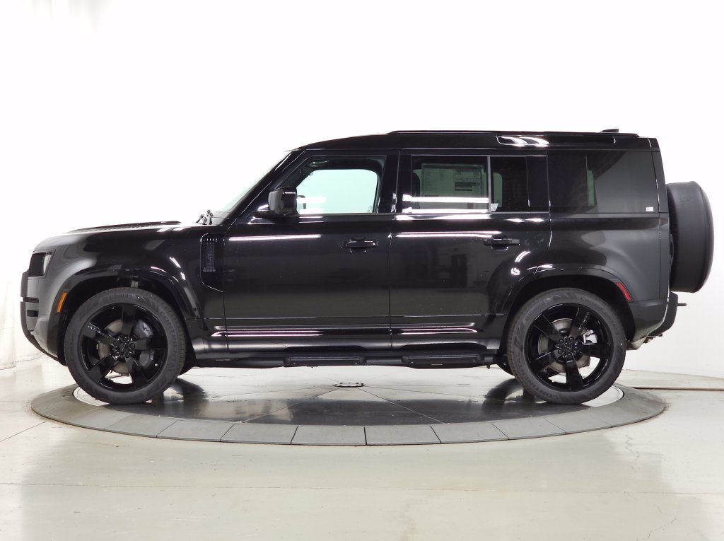 New 2026 Land Rover Defender 110 X-Dynamic SE AWD/4WD image 2
