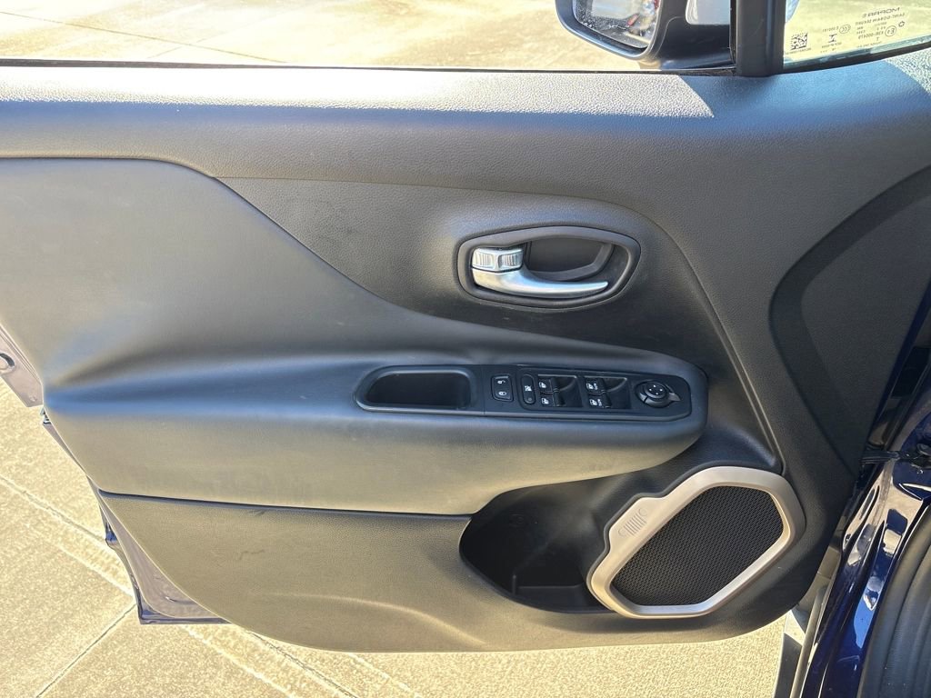 Used 2017 Jeep Renegade Limited image 15