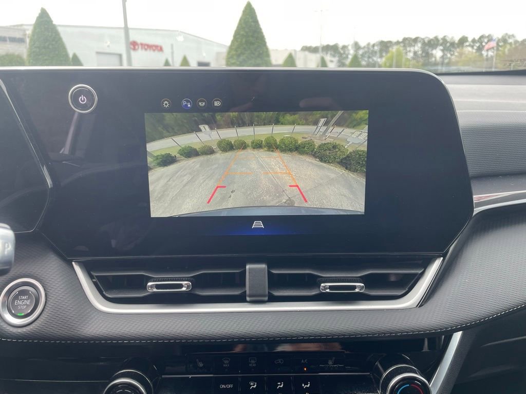 Used 2025 Chevrolet Equinox LT FWD image 26