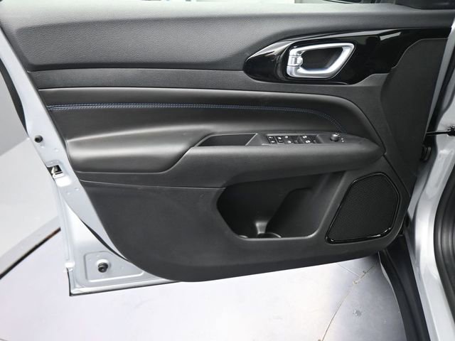 New 2026 Jeep Compass Latitude image 28