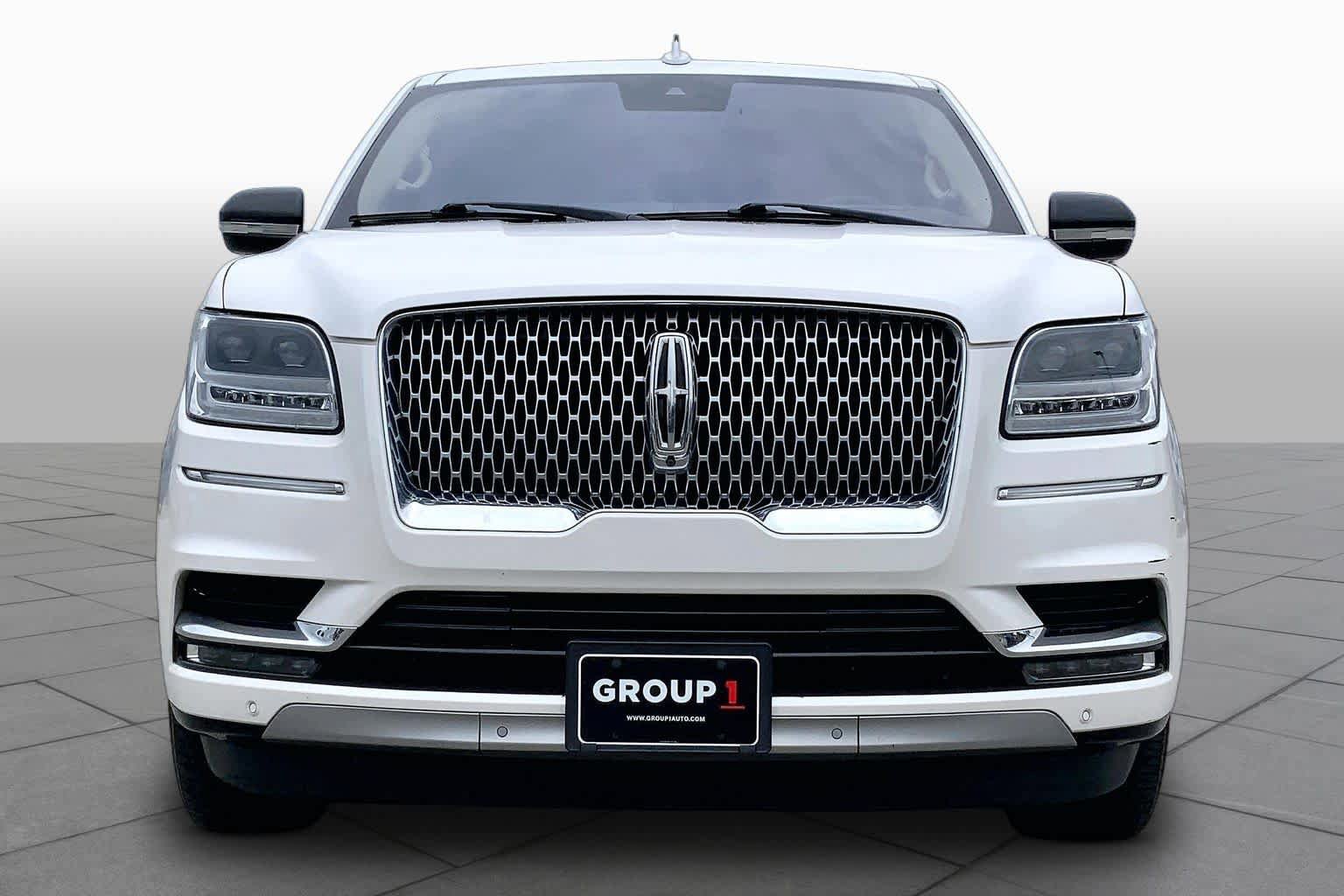 Used 2019 Lincoln Navigator Reserve AWD/4WD image 4