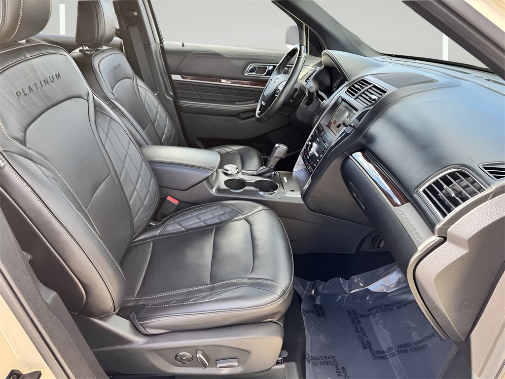 Used 2018 Ford Explorer Platinum image 28