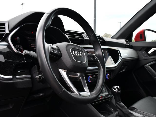 Used 2024 Audi Q3 2.0T Premium Plus AWD/4WD image 16