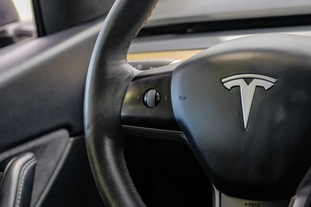 Used 2021 Tesla Model Y 2WD image 25