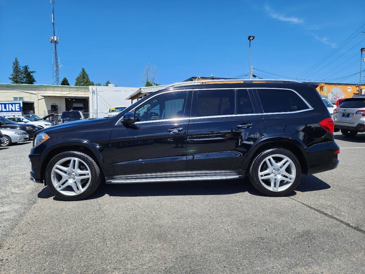 Used 2016 Mercedes-Benz GL 550 4MATIC image 10
