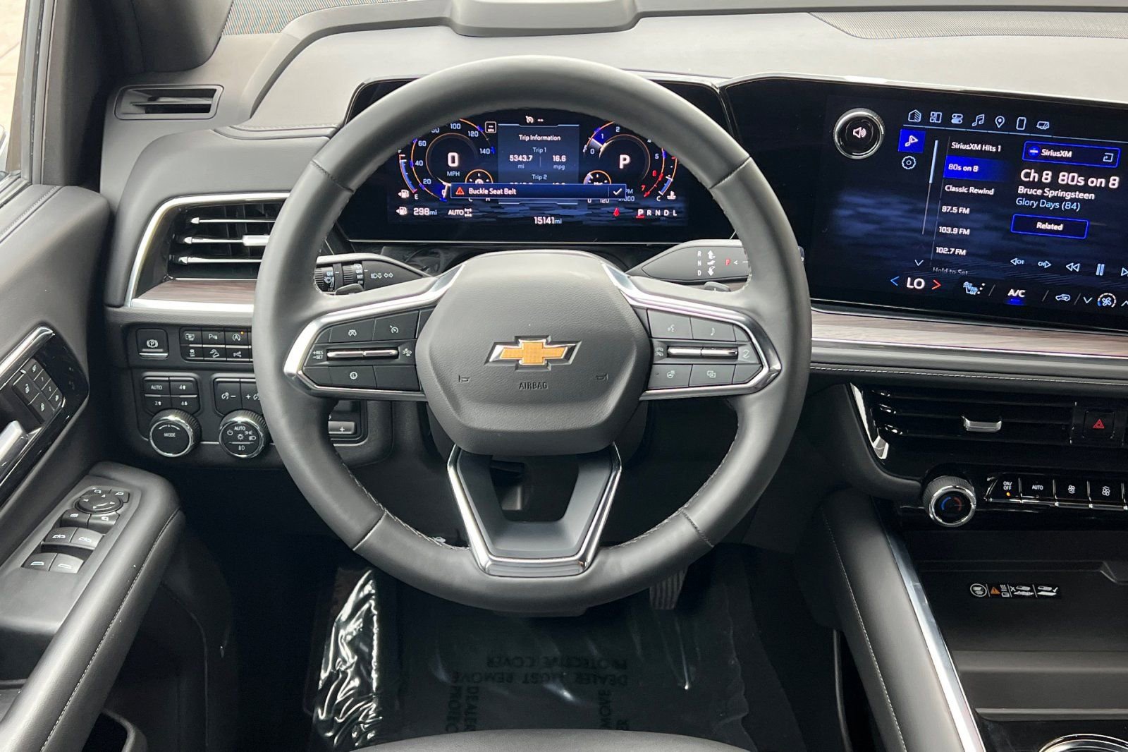 Used 2025 Chevrolet Suburban LT w/ Comfort Package image 17