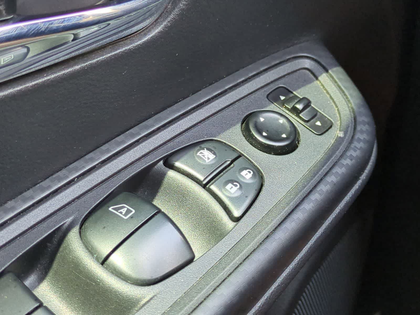 Used 2021 Nissan Versa SV FWD image 24