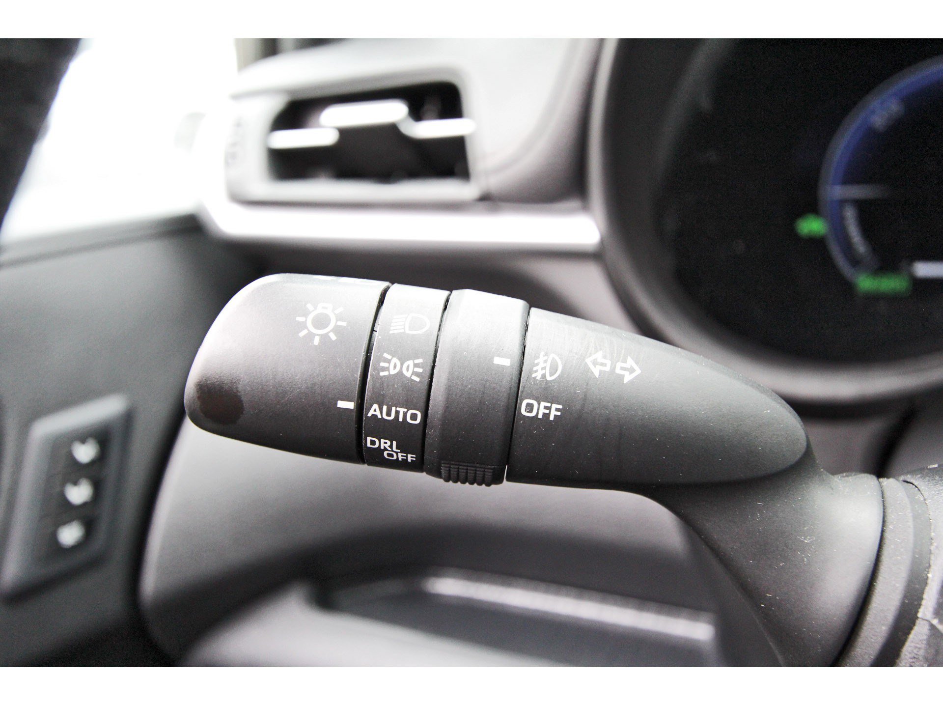 Used 2025 Toyota Sienna Limited AWD/4WD image 21