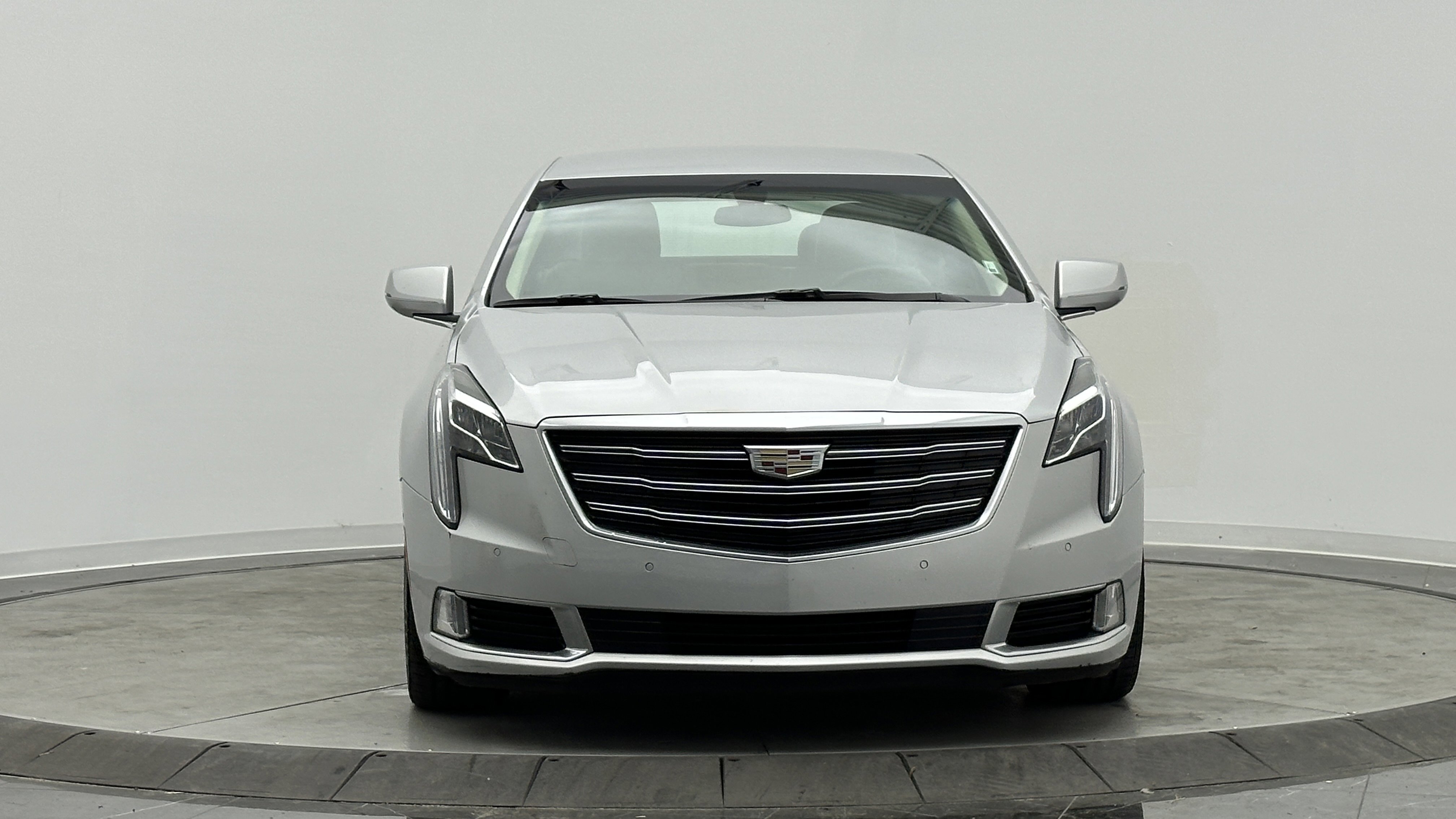 Used 2019 Cadillac XTS Luxury image 2