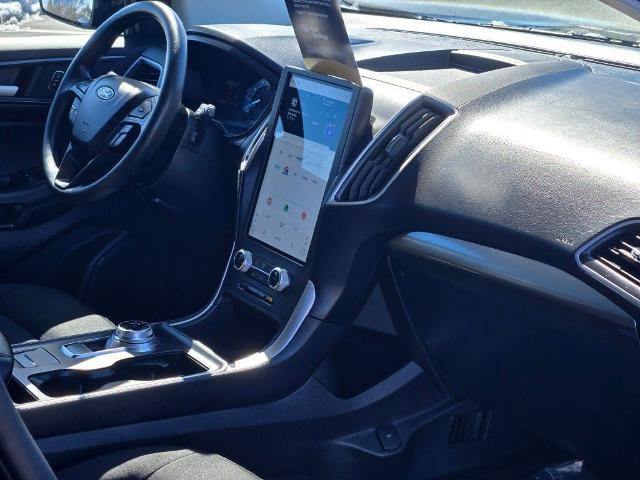 Certified 2024 Ford Edge SE w/ Black Appearance Package image 8