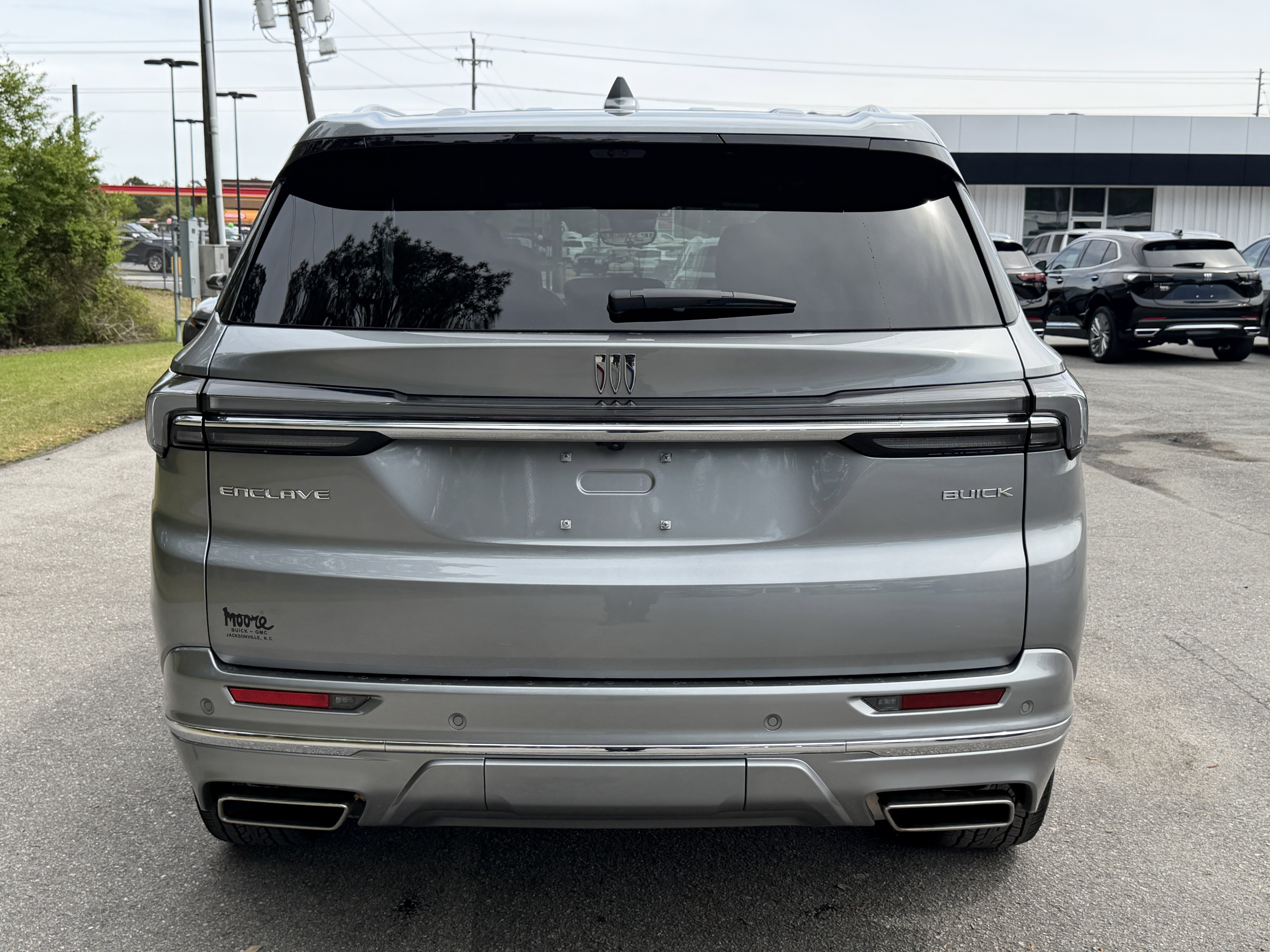 Used 2025 Buick Enclave Avenir w/ Super Cruise Package FWD image 9