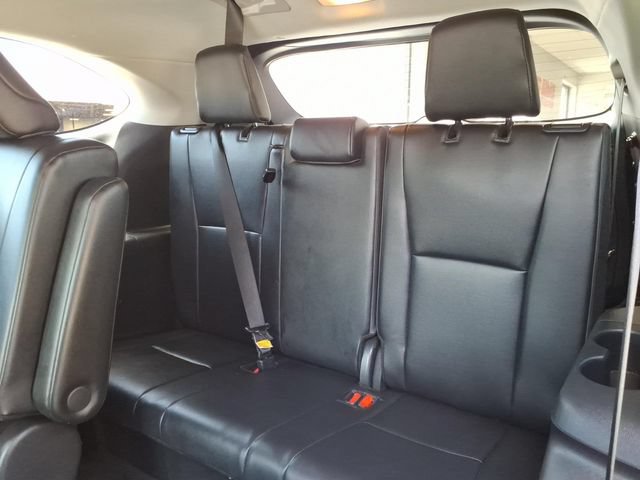 Certified 2024 Toyota Highlander XLE FWD image 4