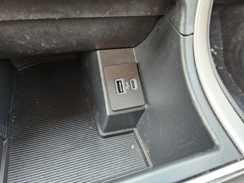 Used 2022 Ford Edge SEL image 6