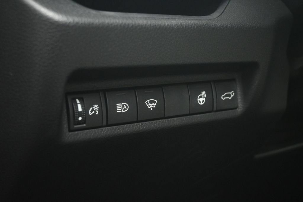 Used 2022 Toyota RAV4 XLE Premium FWD image 47