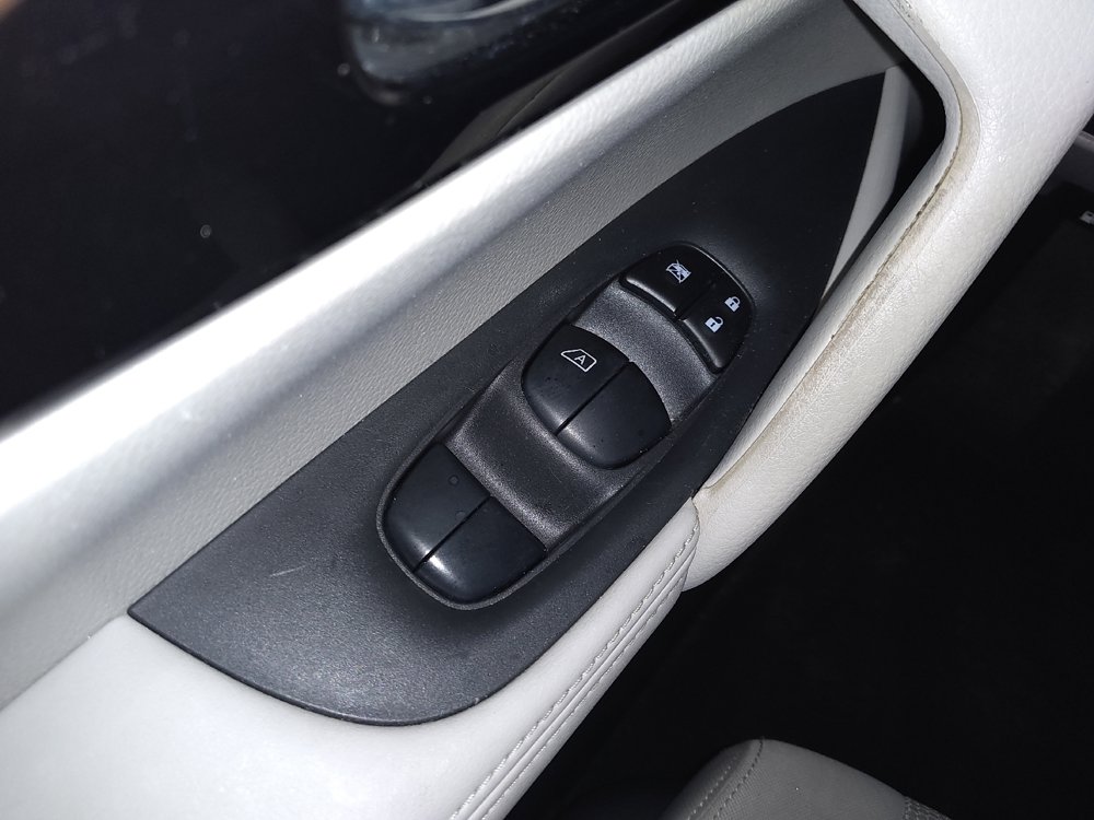 Used 2019 Nissan Rogue Sport SV FWD image 27