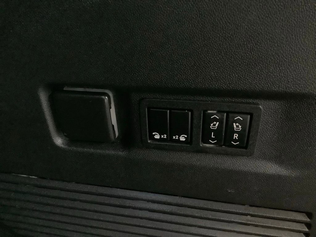 Used 2022 GMC Yukon XL SLT w/ SLT Premium Package AWD/4WD image 23