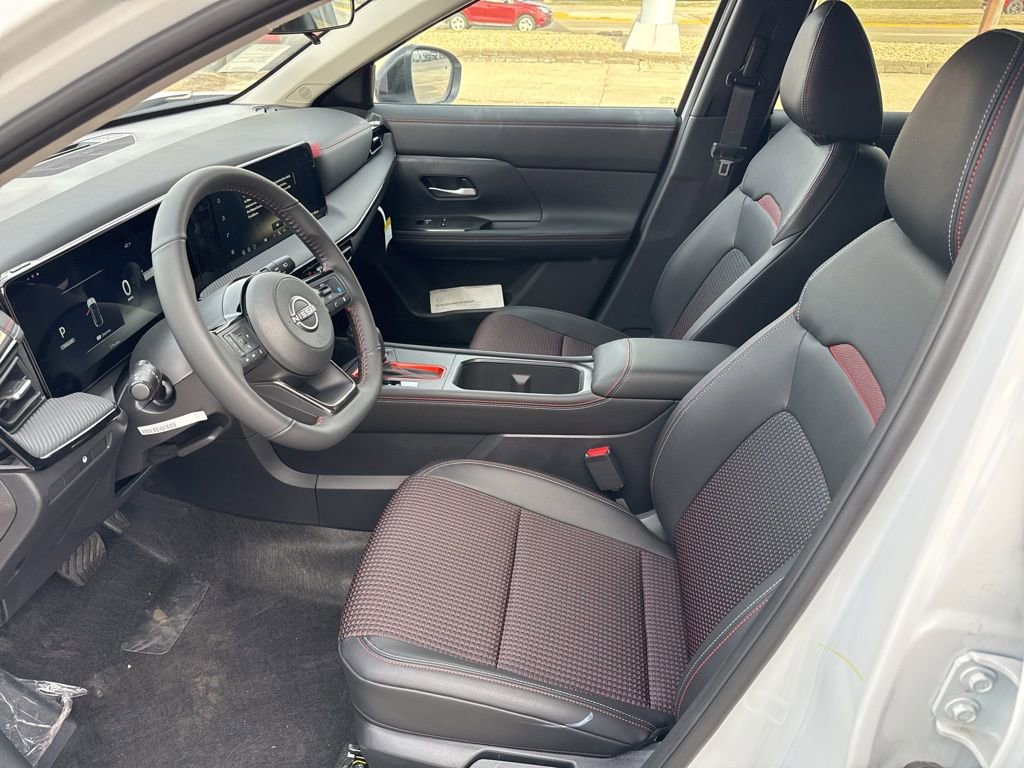New 2026 Nissan Kicks SR w/ Cold Weather Package image 11