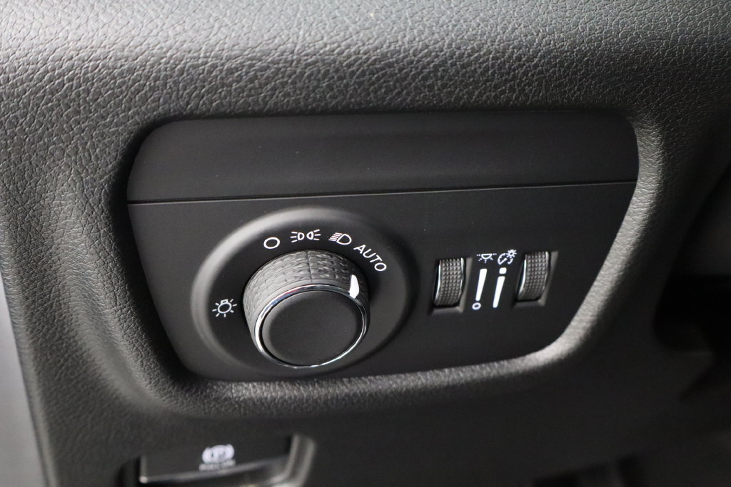 New 2026 Jeep Grand Cherokee Altitude AWD/4WD image 22