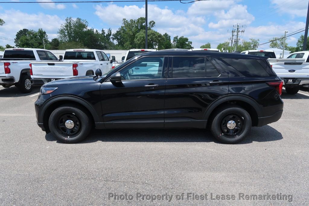 Used 2025 Ford Explorer 4WD Police Interceptor image 2