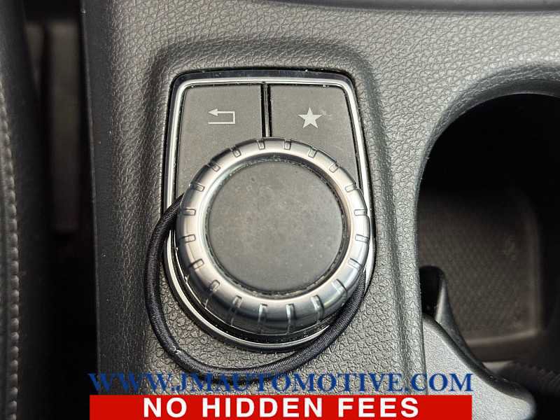 Used 2019 Mercedes-Benz GLA 250 4MATIC image 33