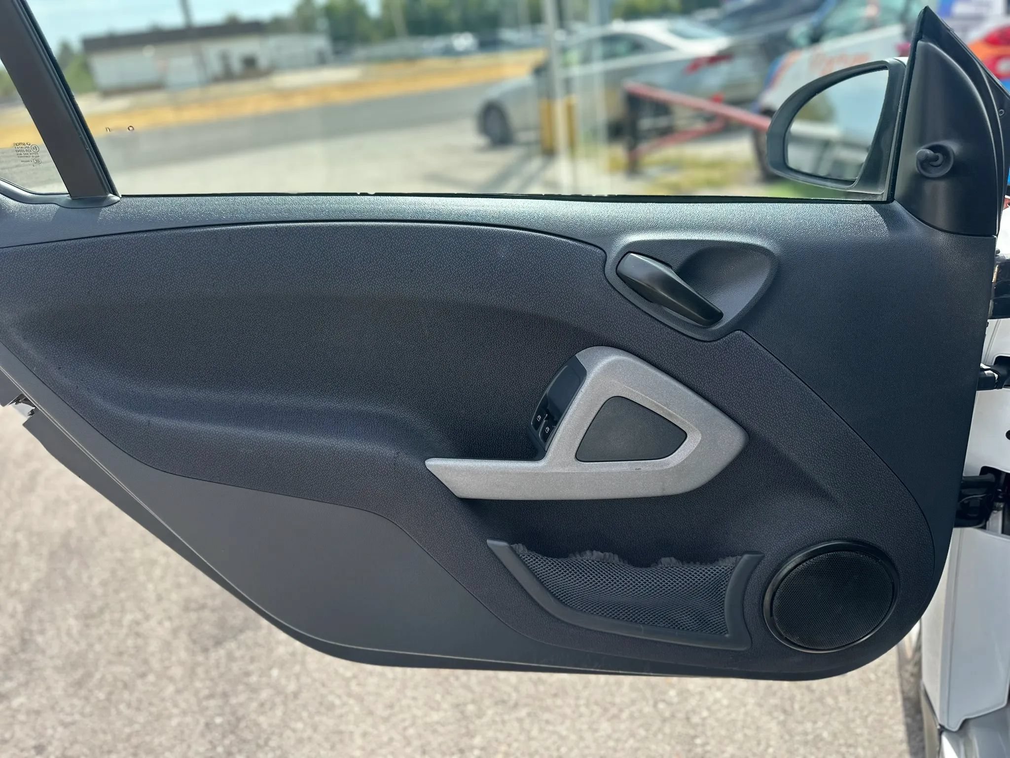 Used 2015 smart fortwo pure RWD image 15