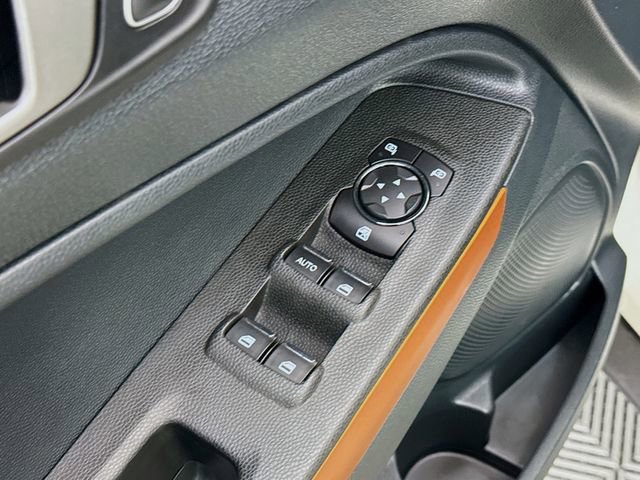 Used 2021 Ford EcoSport SE w/ SE Convenience Package image 18