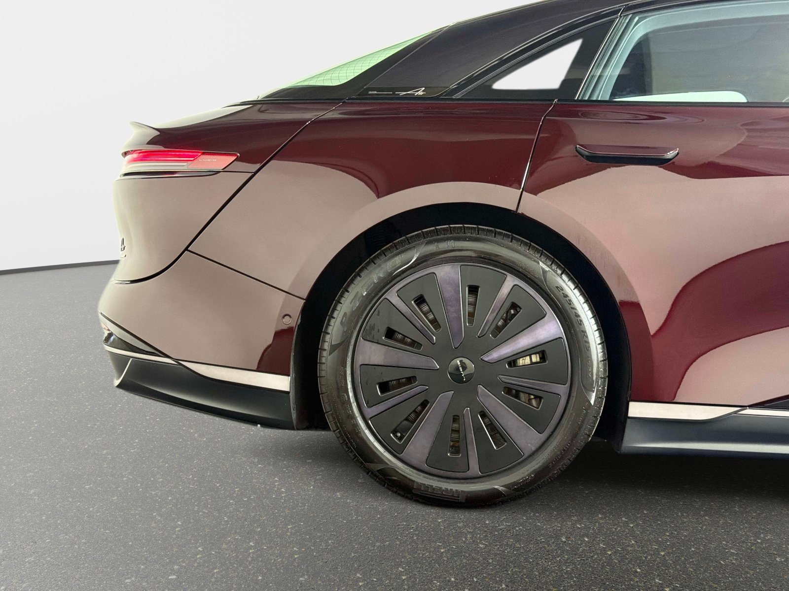 Used 2025 Lucid Air Touring AWD/4WD image 18