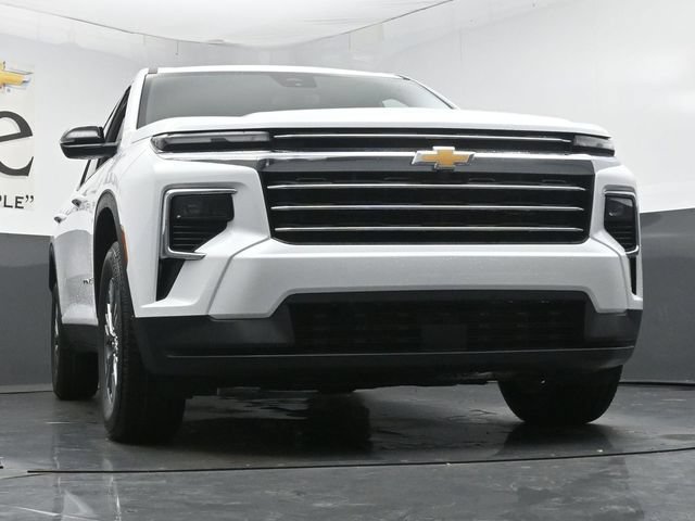 New 2027 Chevrolet Traverse LT w/ LPO, Floor Liner Package AWD/4WD image 3