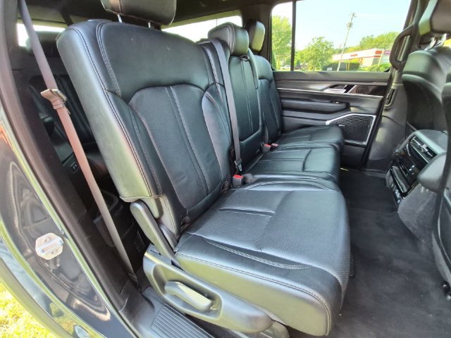 Used 2024 Jeep Wagoneer L Series II w/ Flexible Seating Group AWD/4WD image 33