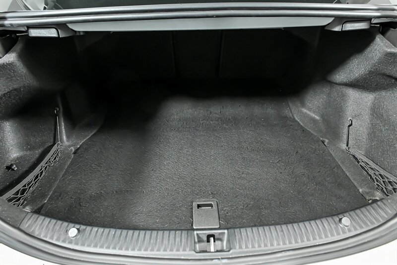Used 2016 Mercedes-Benz C 300 4MATIC Sedan image 11