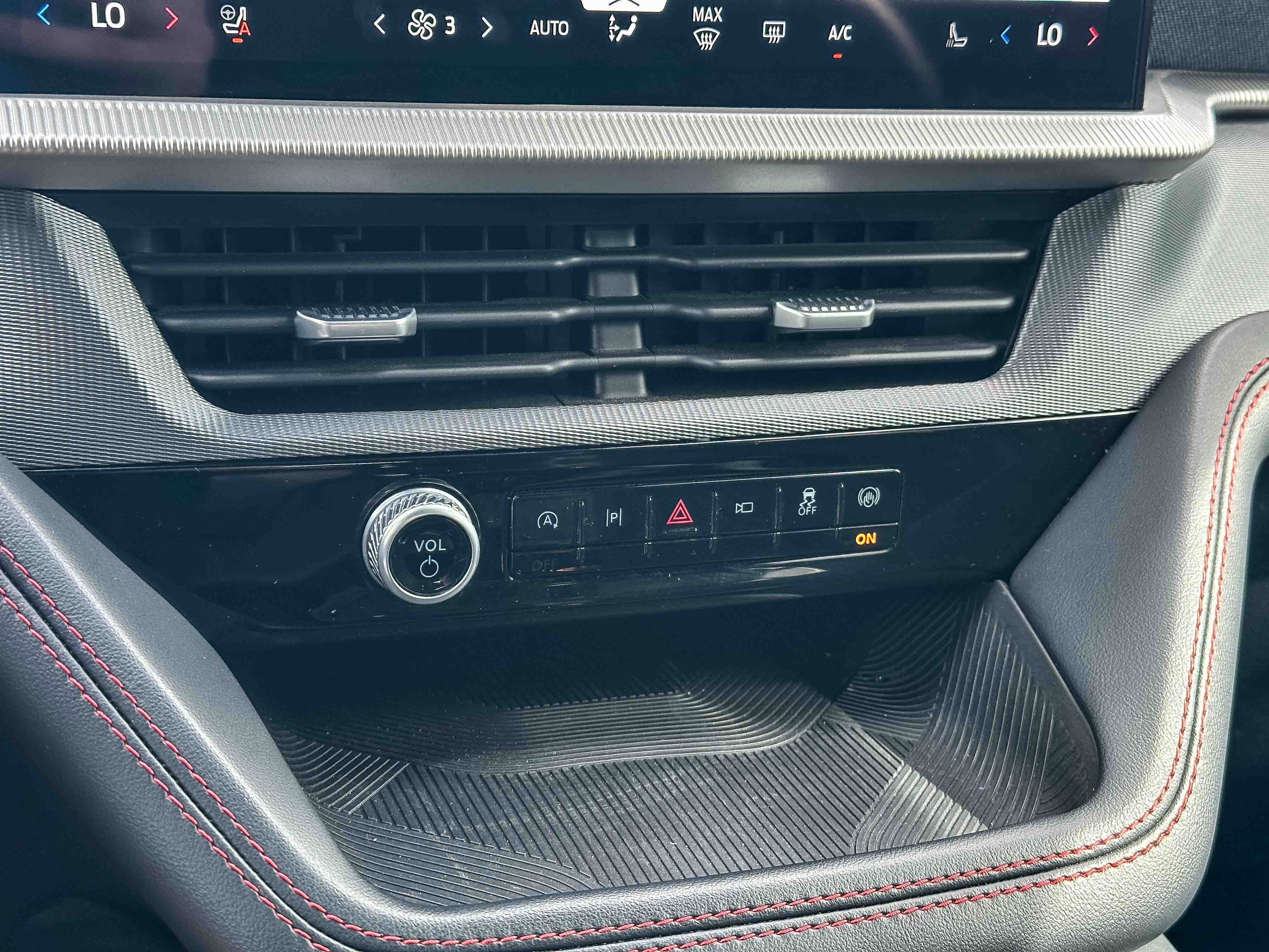 Used 2025 Ford Explorer ST-Line image 34