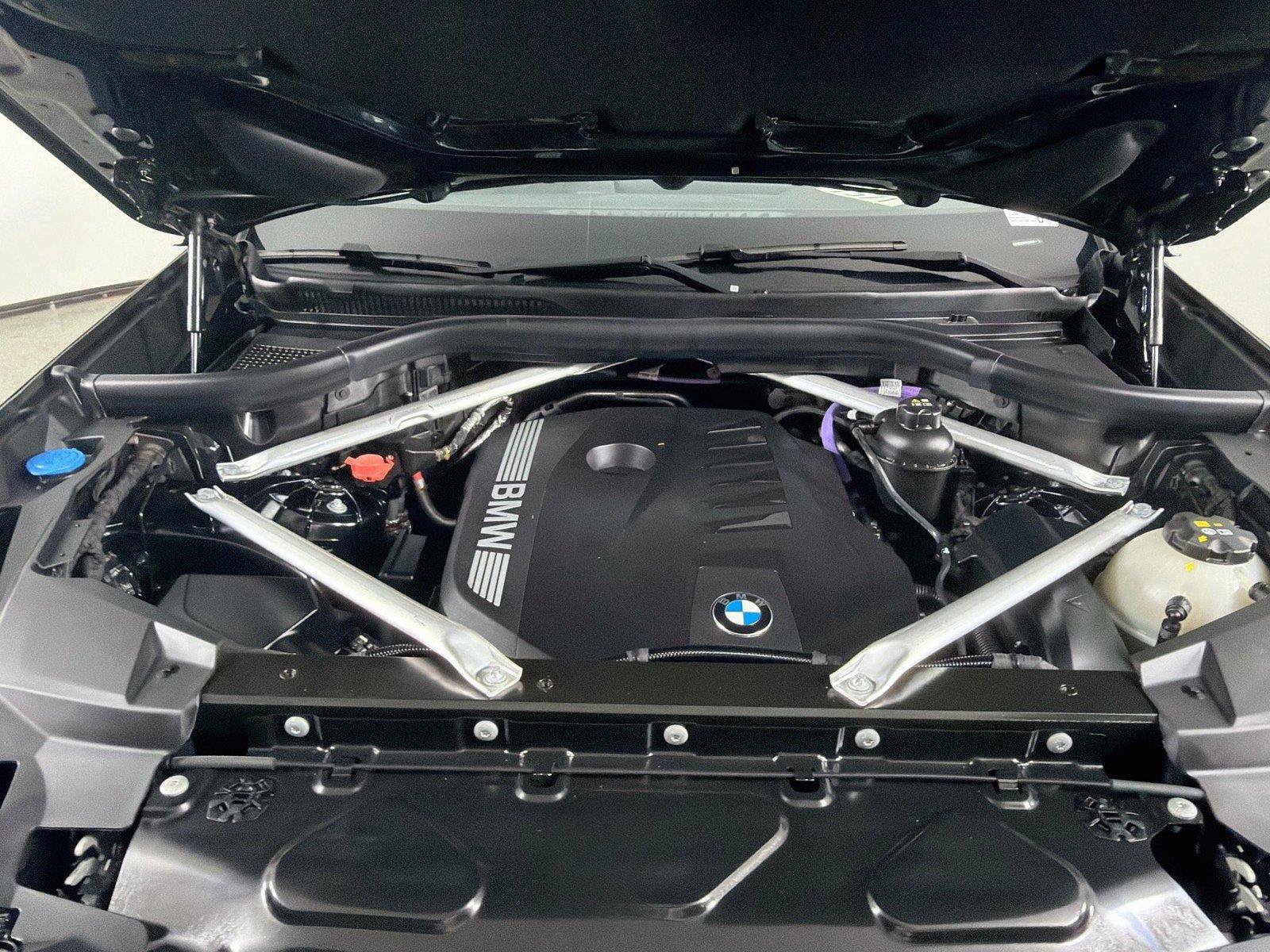 Used 2024 BMW X5 sDrive40i w/ M Sport Package RWD image 29
