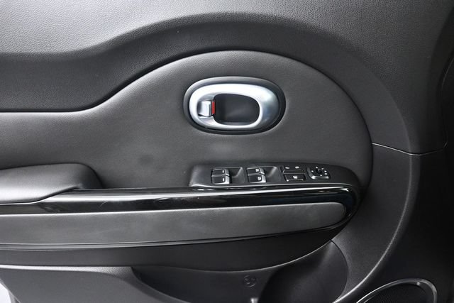 Used 2019 Kia Soul ! FWD image 24
