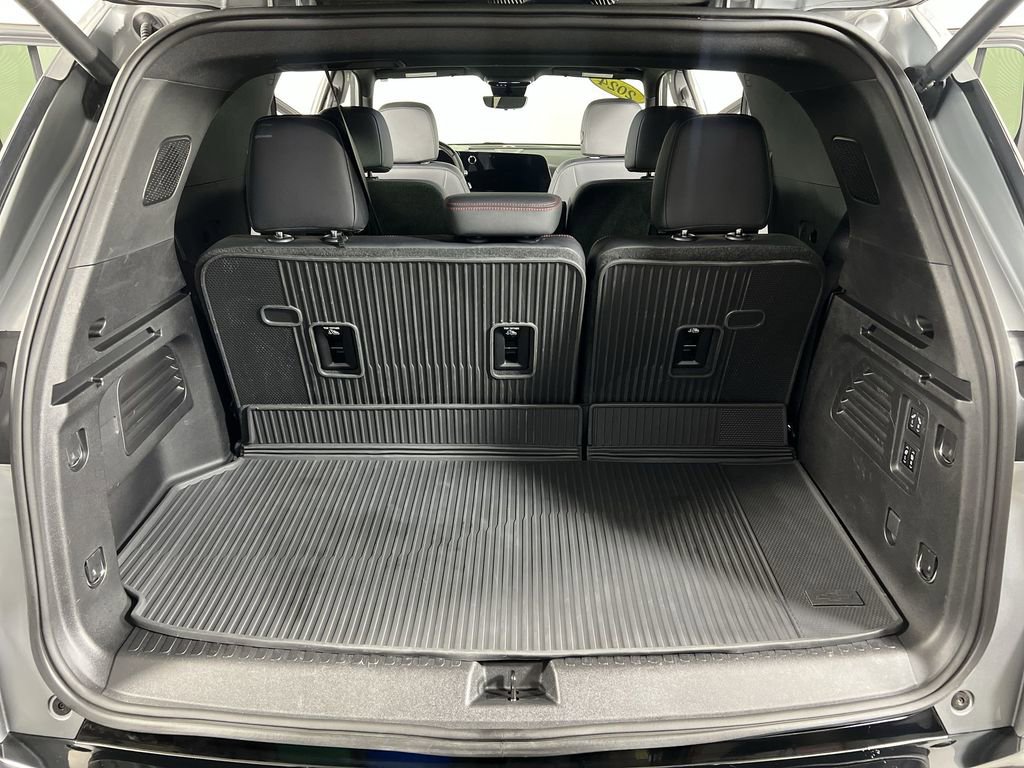 Used 2024 Chevrolet Traverse RS w/ LPO, Floor Liner Package AWD/4WD image 26