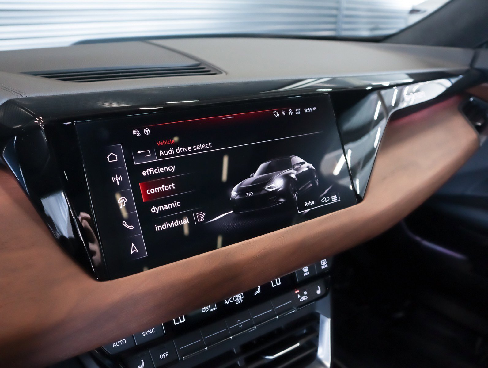 Certified 2024 Audi e-tron GT Prestige AWD/4WD image 22